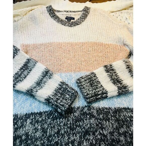 American Eagle sweater Size M - Picture 3 of 7